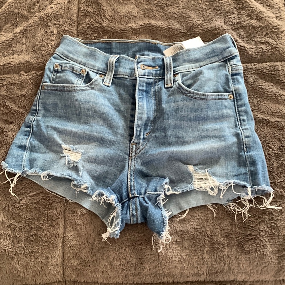 levi’s ripped jean short size 24